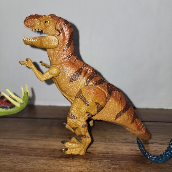 Set of 3 Light-Up & Sound Dinosaurs: T-Rex, Stegosaurus & Carnosaurs - Picture 6 of 8